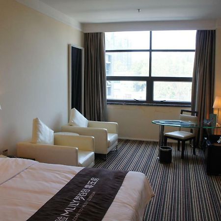 Joy Inn Gongbei Джухай Екстериор снимка