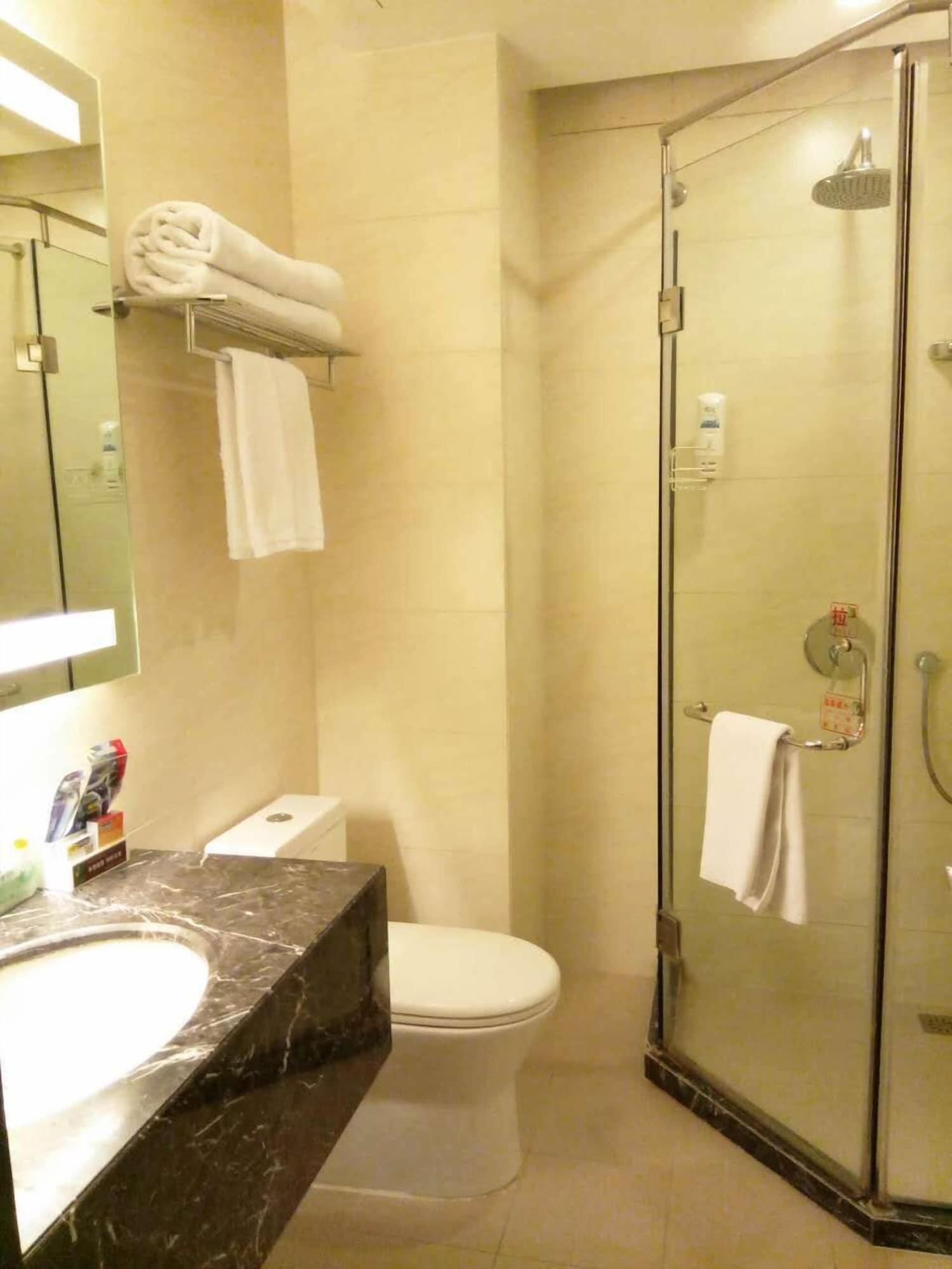 Joy Inn Gongbei Джухай Екстериор снимка
