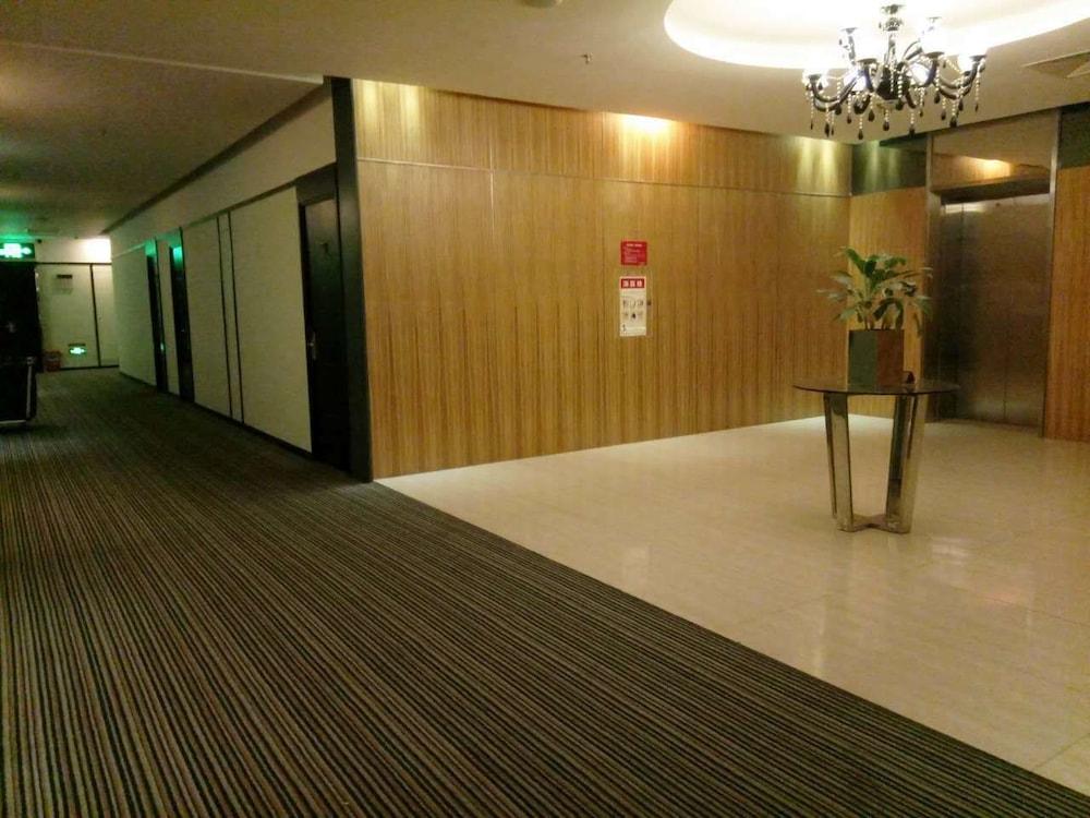 Joy Inn Gongbei Джухай Екстериор снимка