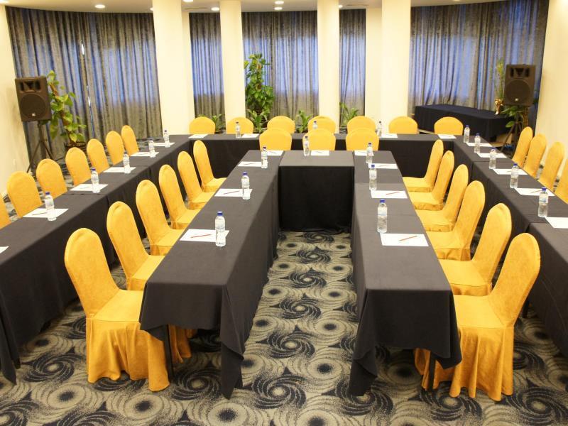 Joy Inn Gongbei Джухай Екстериор снимка