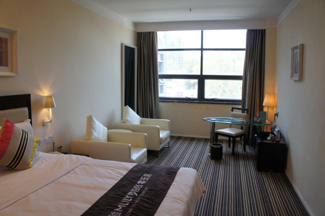 Joy Inn Gongbei Джухай Екстериор снимка